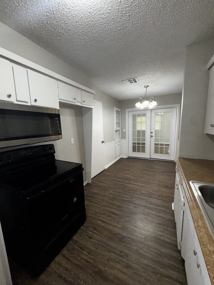 4709 Meench Dr - Photo 7 of 21