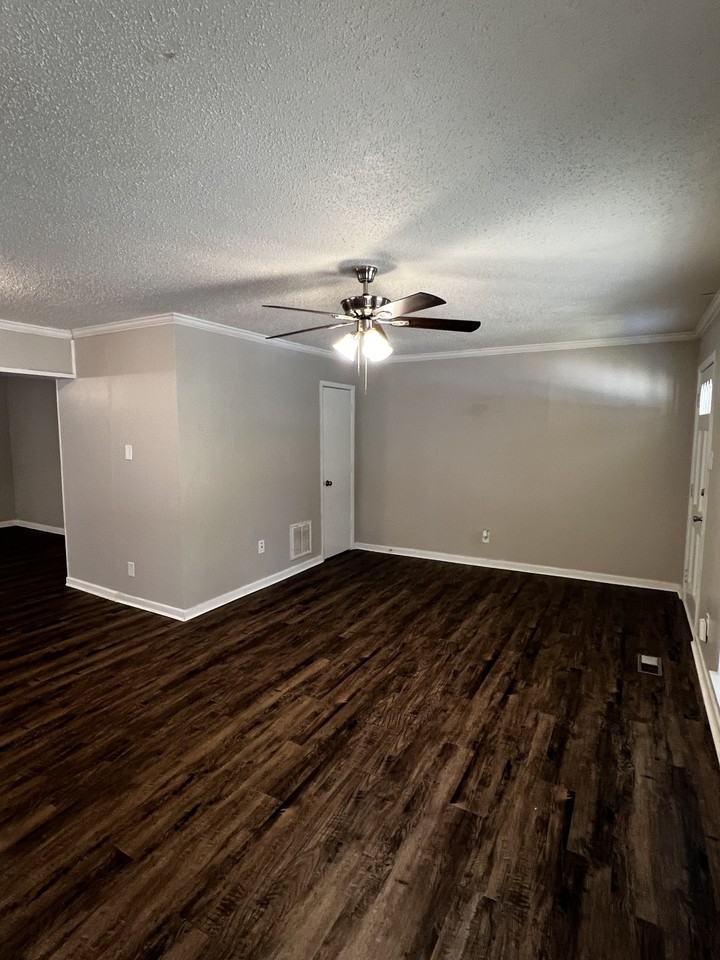 4705 N Cedar St - Photo 2 of 21