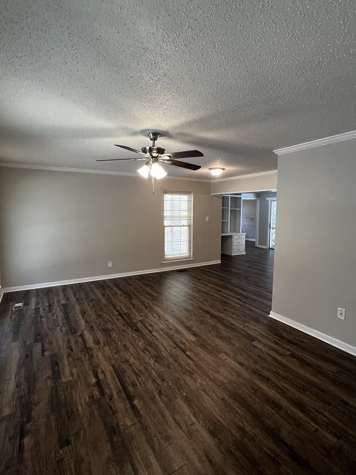 4705 N Cedar St - Photo 3 of 21