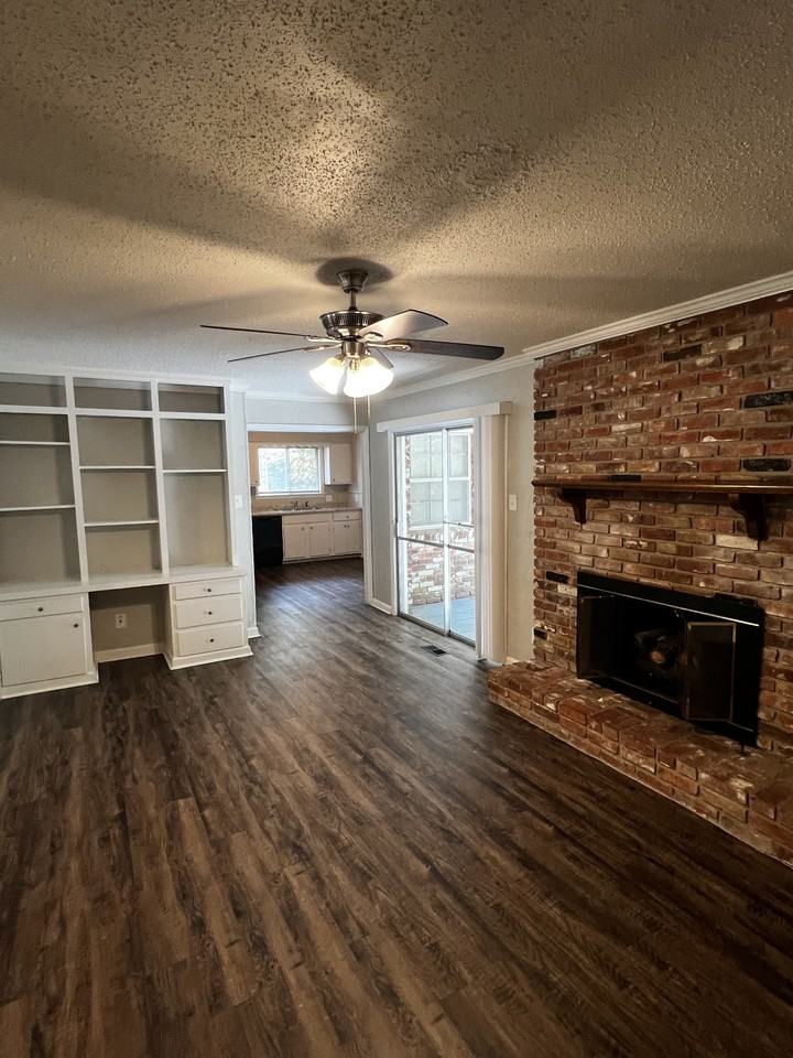 4705 N Cedar St - Photo 4 of 21