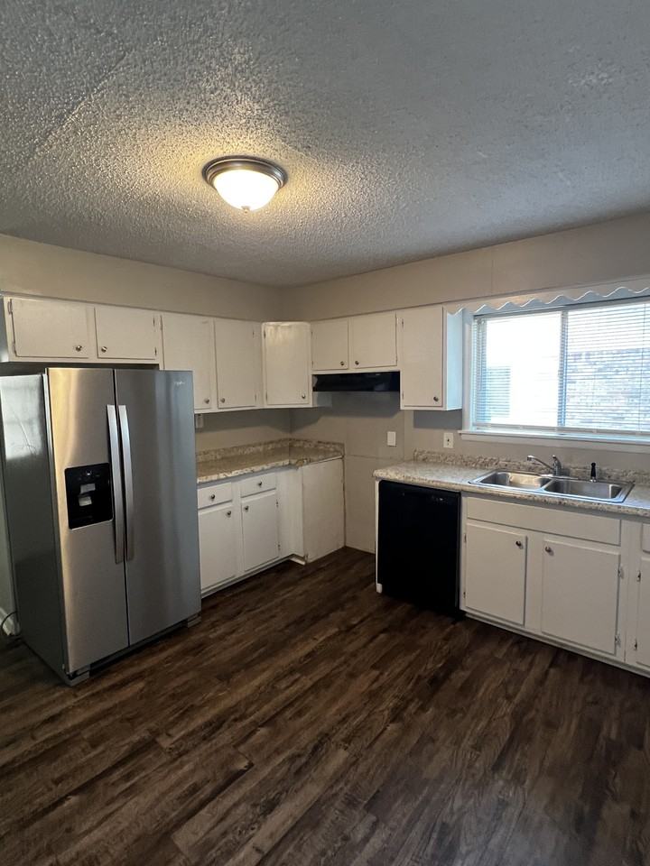 4705 N Cedar St - Photo 5 of 21
