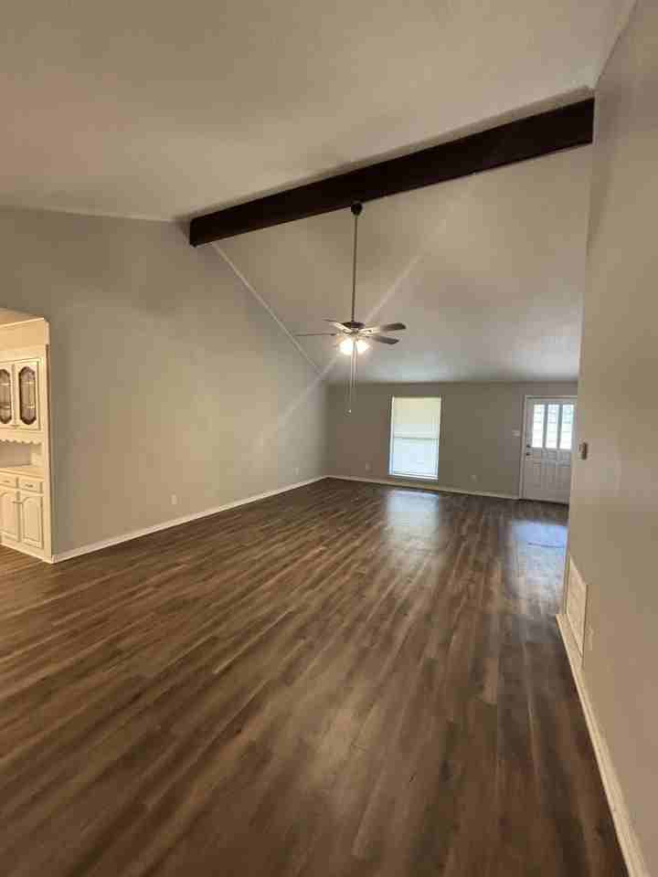 912 Gibson Ct - Photo 3 of 26
