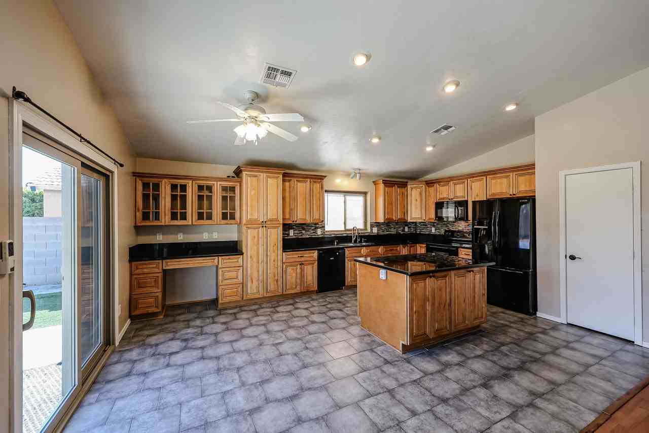 9714 W Heber Rd - Photo 4 of 34