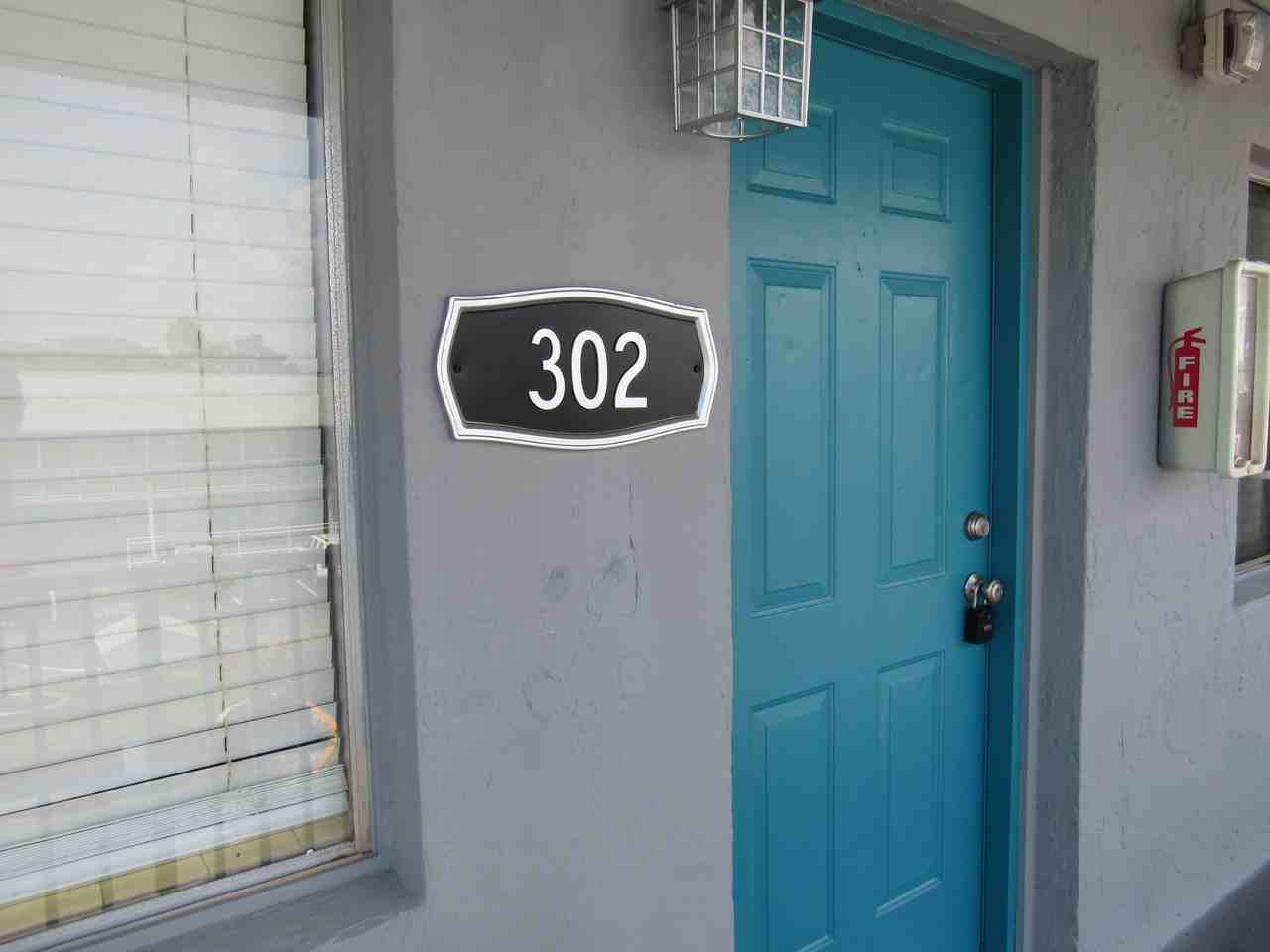 411 N Halifax Ave #302 - Photo 2 of 11
