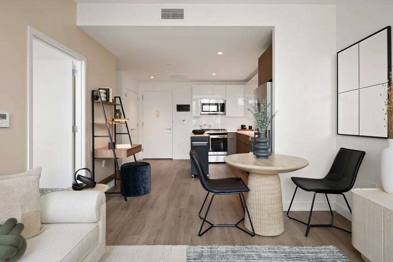 16620 90th Ave - Photo 2 of 15