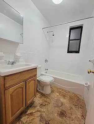 2201 Jerome Ave - Photo 2 of 6
