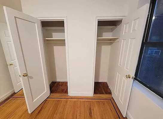 2201 Jerome Ave - Photo 3 of 6