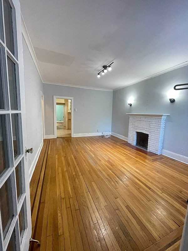 248 Hart Blvd - Photo 4 of 6