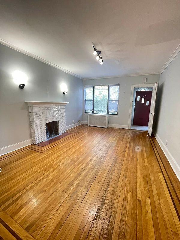 248 Hart Blvd - Photo 5 of 6