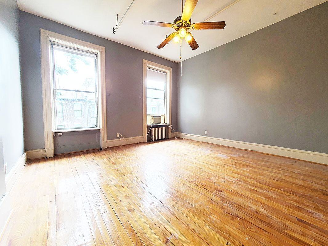 342 W 122nd St - Photo 2 of 5