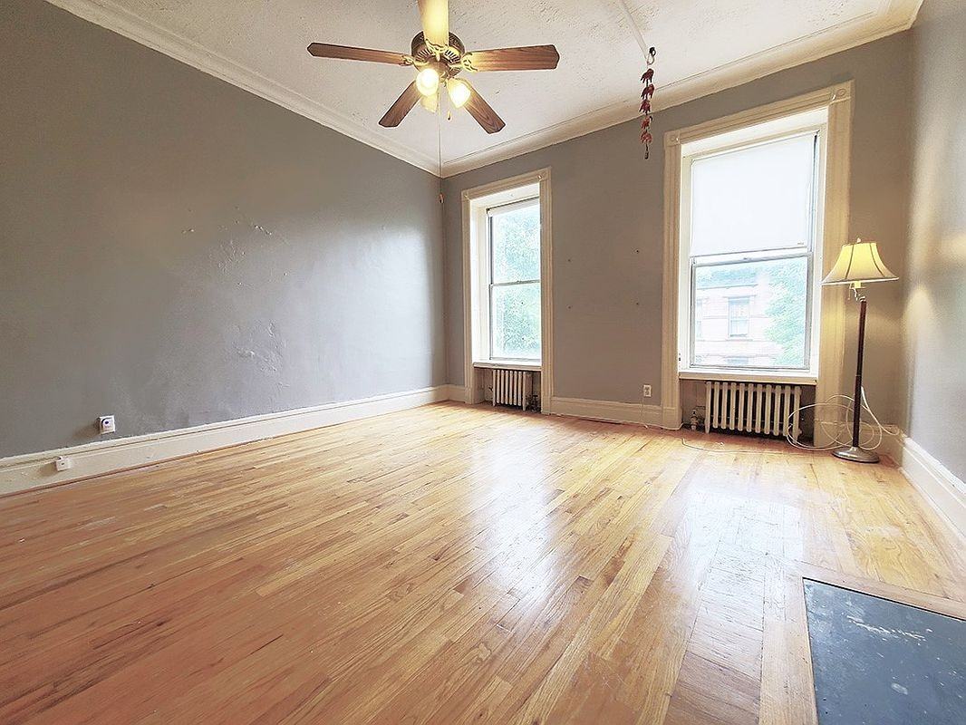 342 W 122nd St - Photo 3 of 5