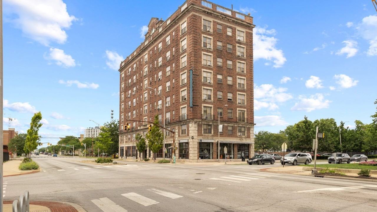 Piccadilly Apartments - Photo 7 of 42