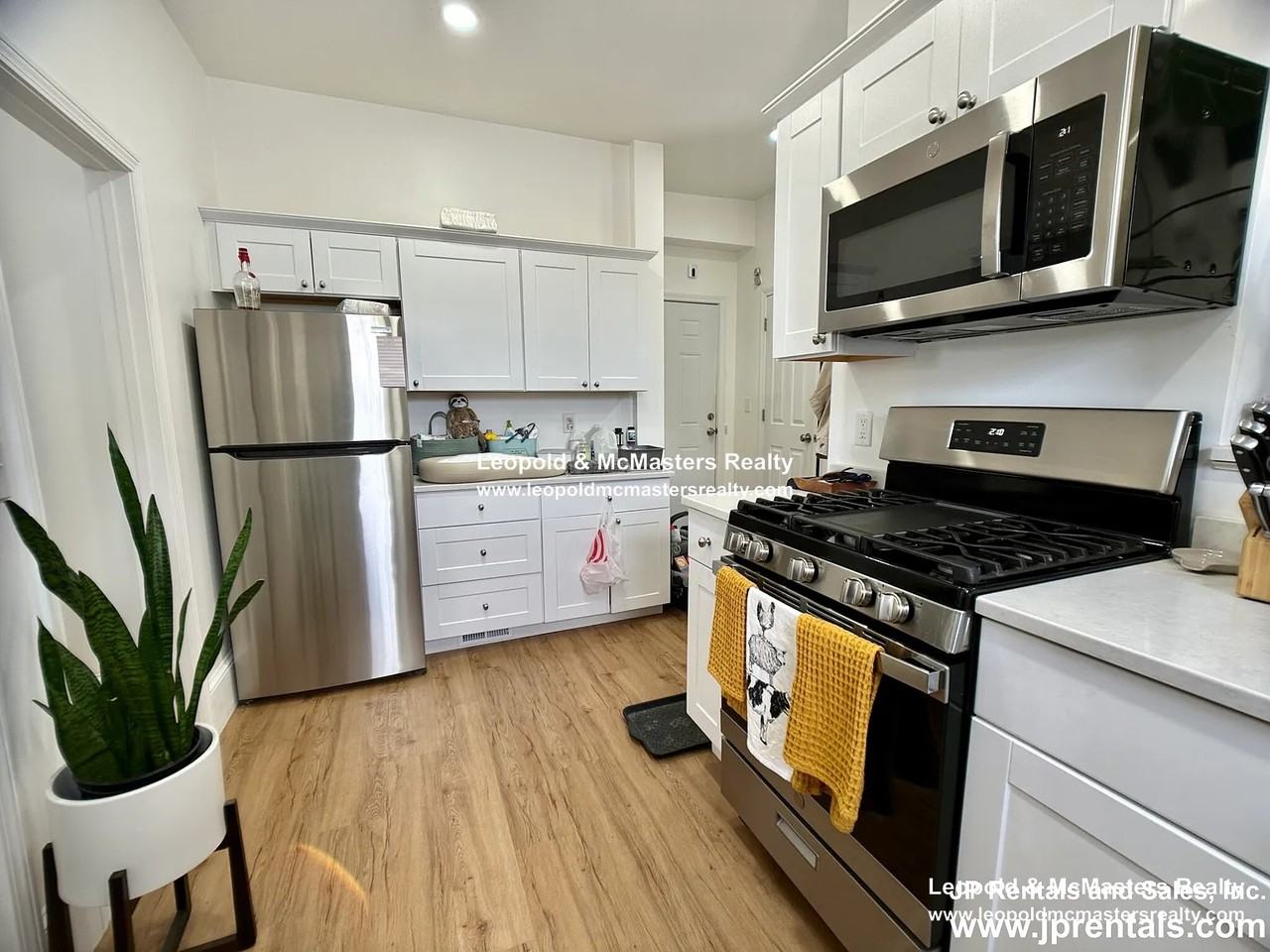 112 South St #1 - Photo 2 of 8