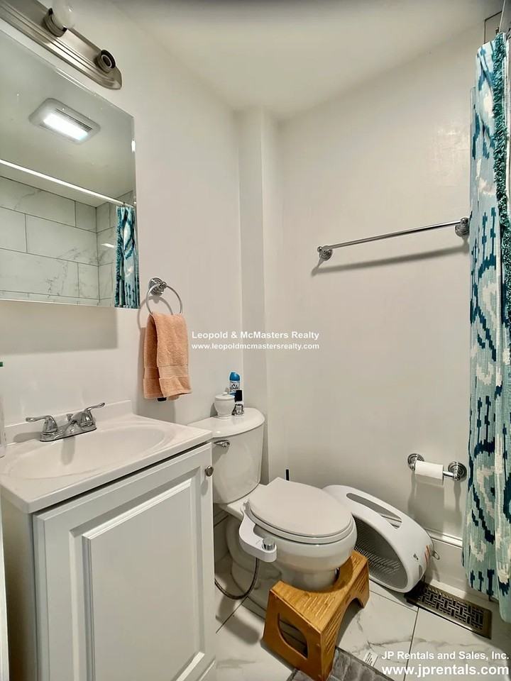 112 South St #1 - Photo 5 of 8