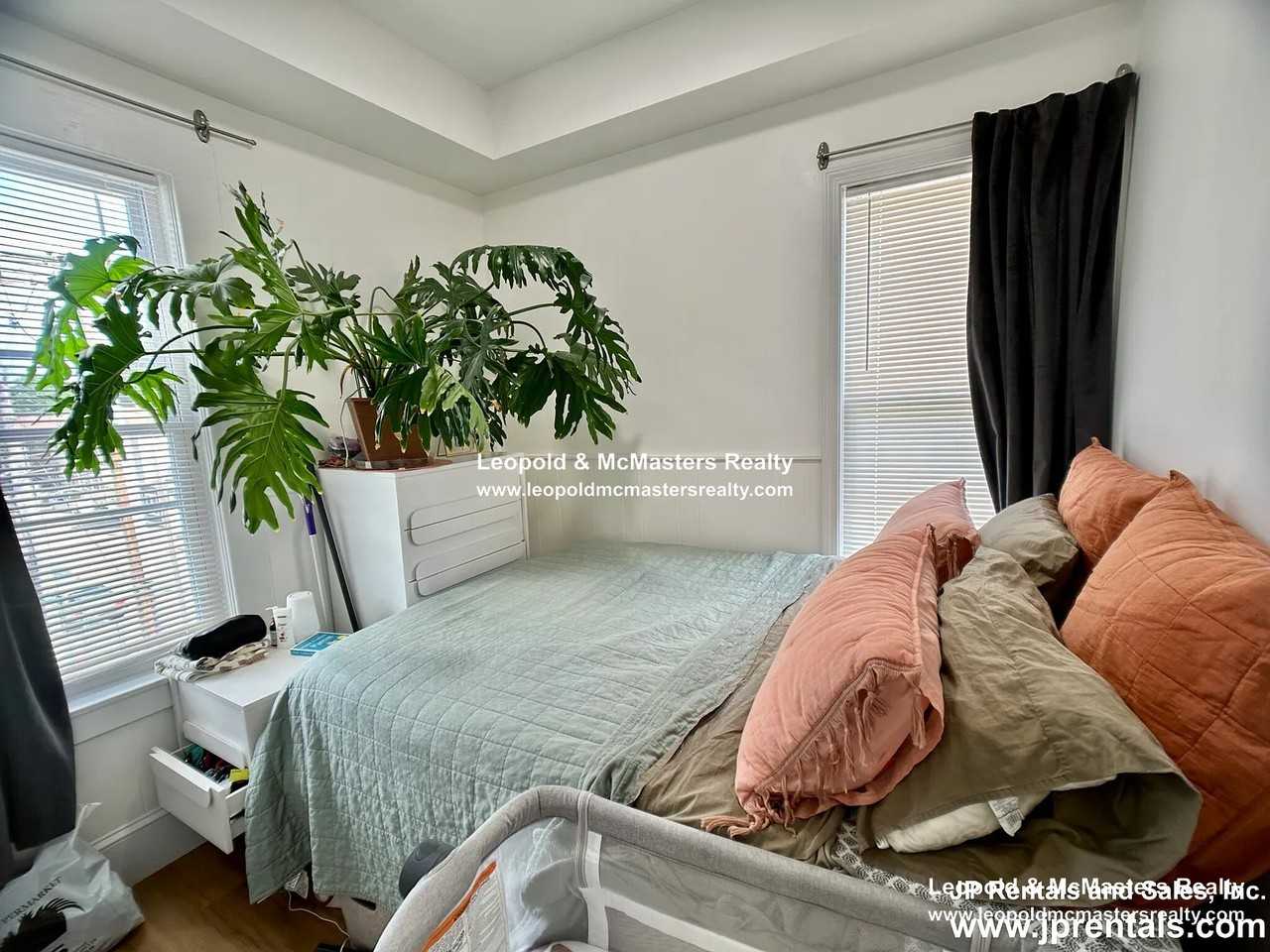112 South St #1 - Photo 7 of 8