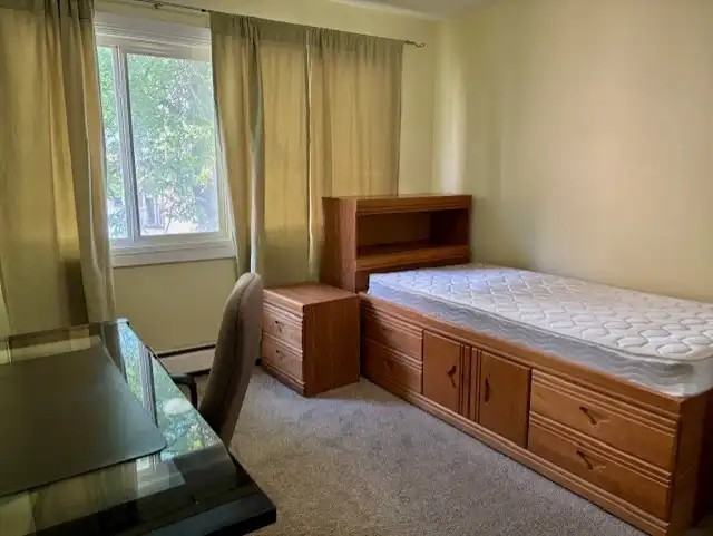 10225 114 St Nw #205 - Photo 2 of 7