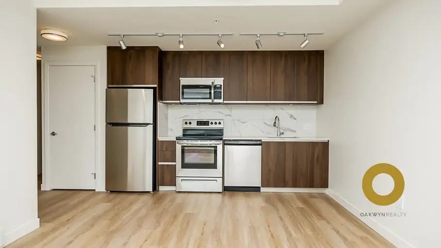 6137 Cambie St #701