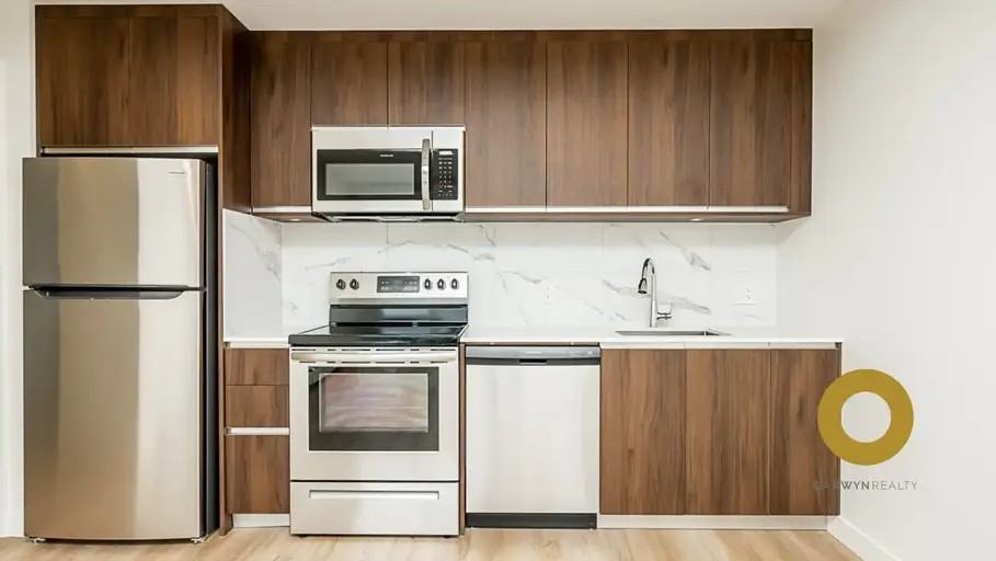6137 Cambie St #701 - Photo 3 of 12