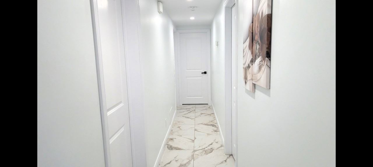 240 Crawford Avenue - Photo 4 of 10