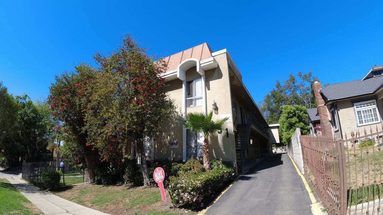 151 N Hoover St #12A - Photo 3 of 7