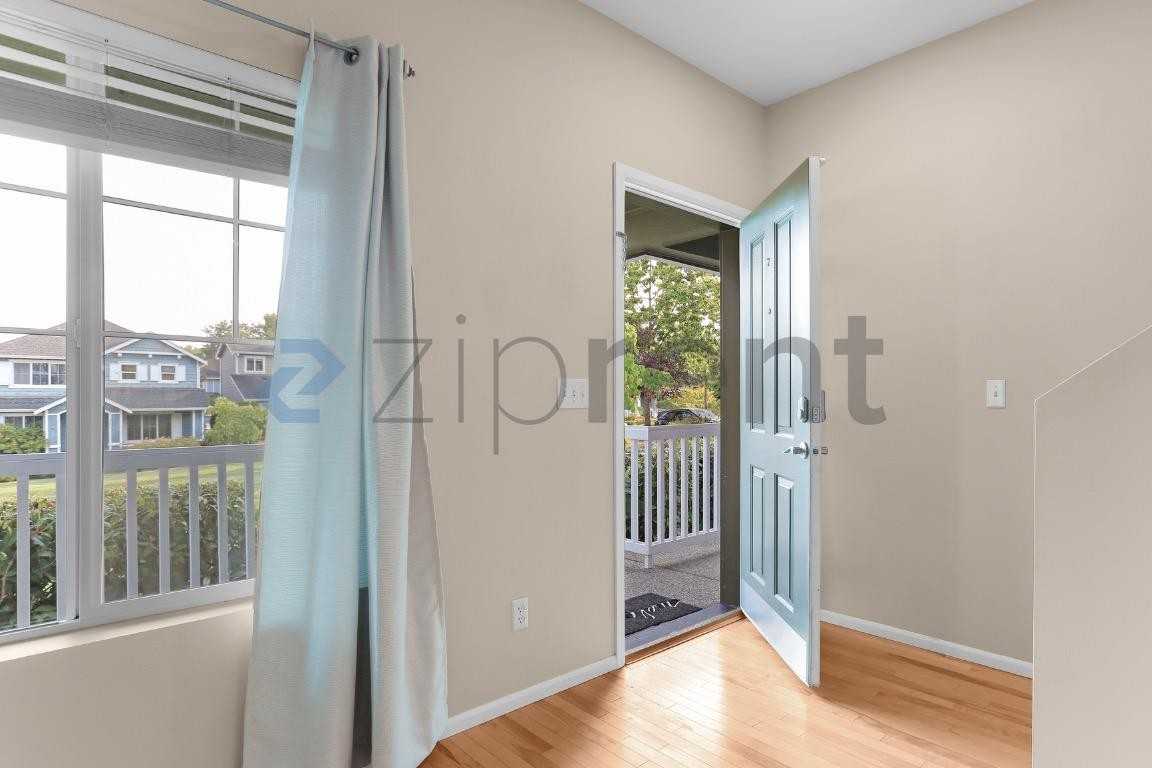 2478 Ne Iverson Ln - Photo 2 of 20