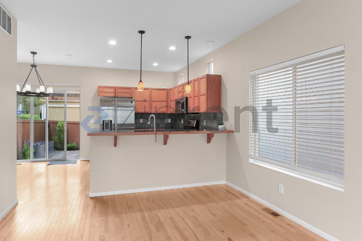 2478 Ne Iverson Ln - Photo 5 of 20