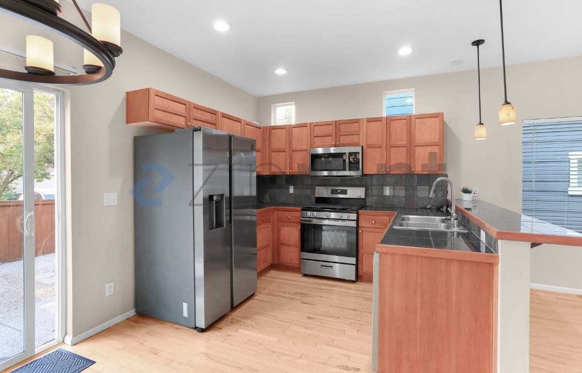 2478 Ne Iverson Ln - Photo 6 of 20