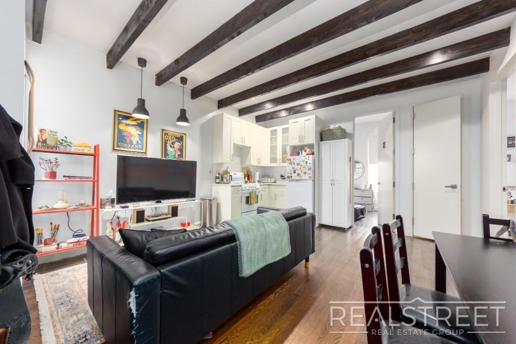 911 Jefferson Ave #2F