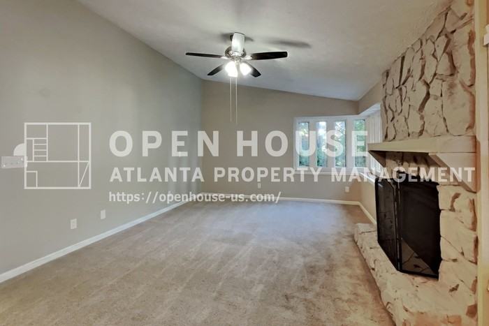 4094 Maxanne Dr Nw - Photo 5 of 26