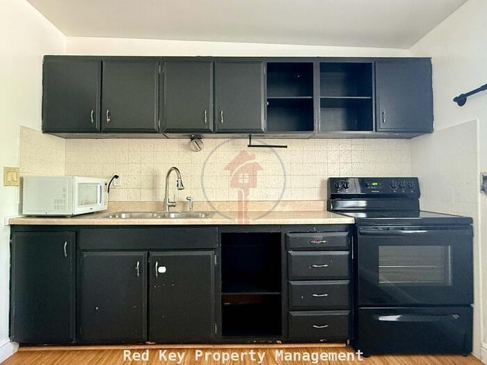 171 S Coleman St #A - Photo 4 of 12
