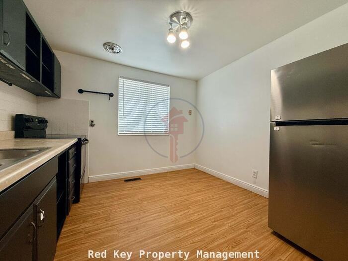 171 S Coleman St #A - Photo 5 of 12
