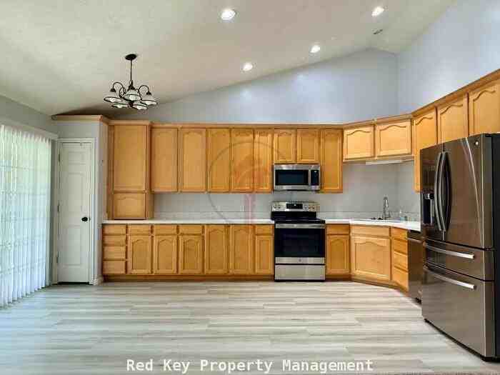 474 E 1370 N #A - Photo 2 of 19