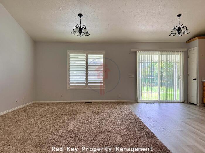 474 E 1370 N #A - Photo 4 of 19