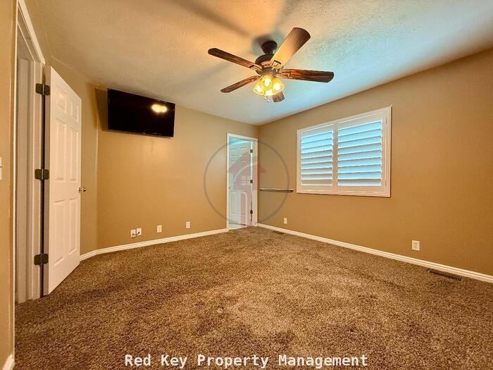 474 E 1370 N #A - Photo 5 of 19
