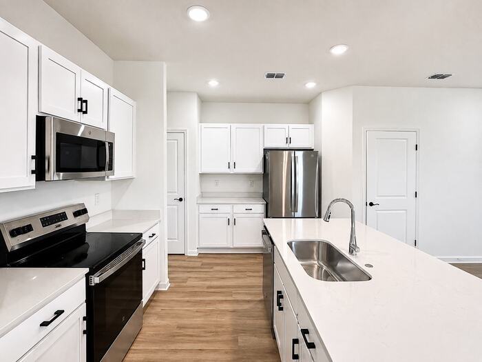 8672 Elmo Ln - Photo 6 of 44