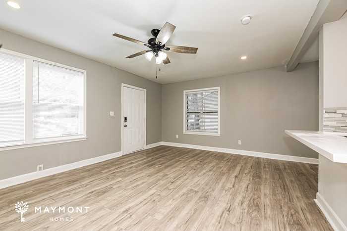 943 Saranac St - Photo 4 of 14