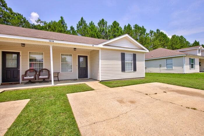 15119 Deer Creek Dr #B - Photo 3 of 28