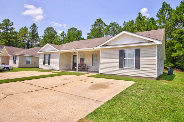 15119 Deer Creek Dr #B - Photo 4 of 28