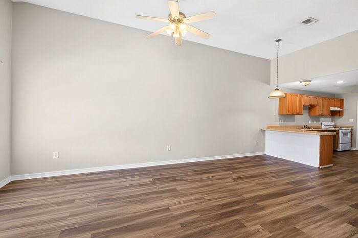 15119 Deer Creek Dr #B - Photo 6 of 28