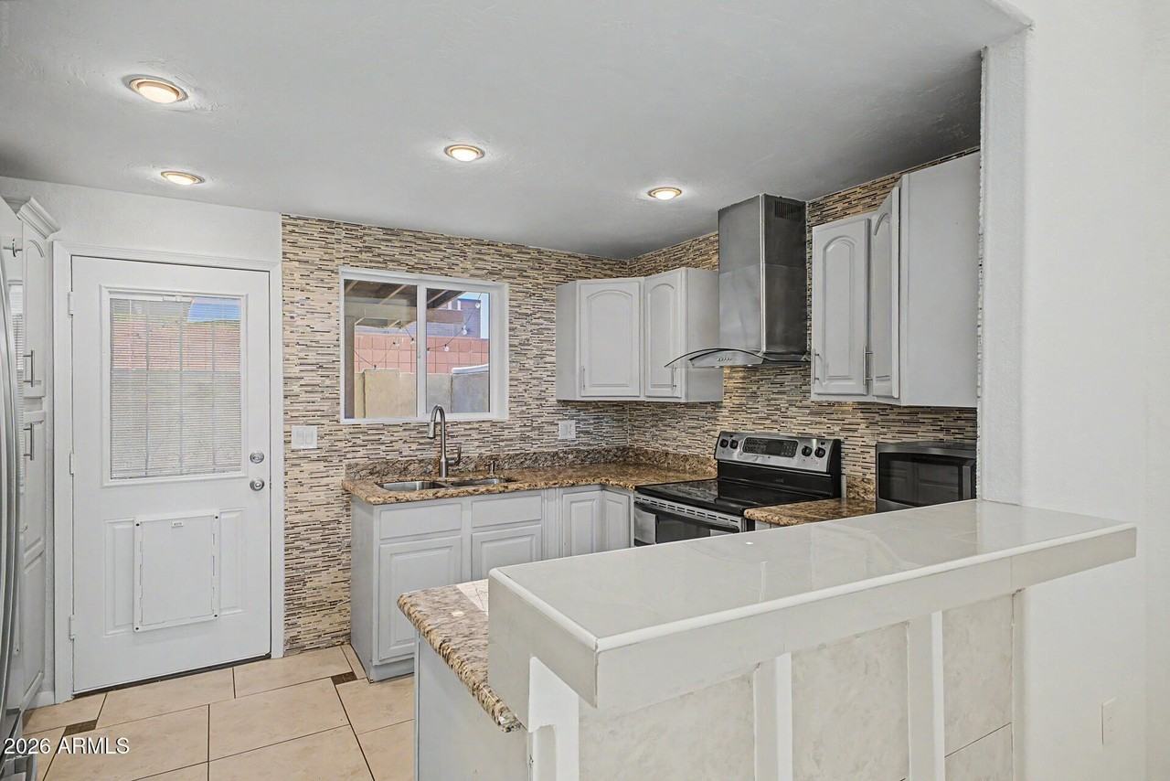 2225 E Catalina Dr - Photo 7 of 43