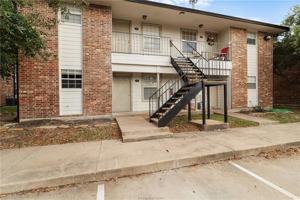 featured image of 2100 Southwood Dr #4