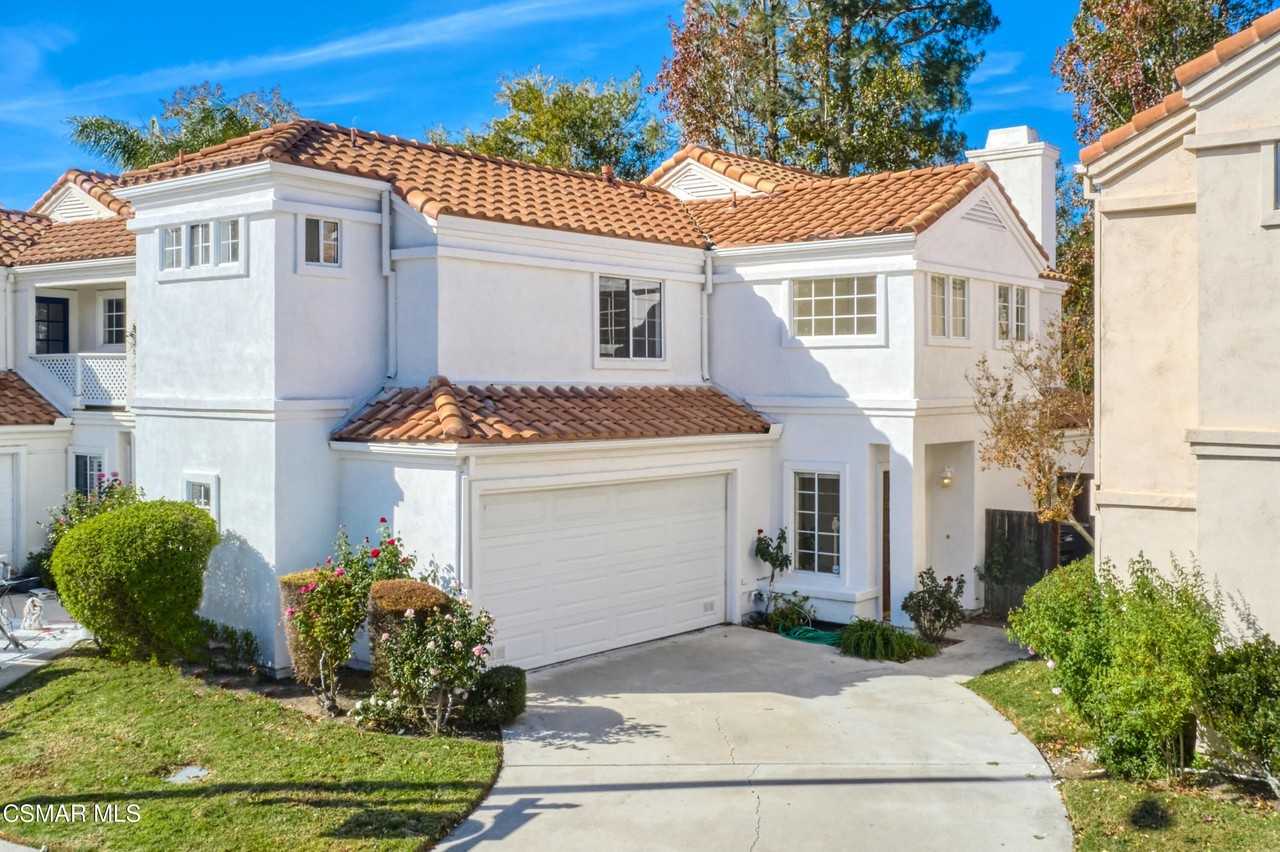 4345 Willow Glen St - Photo 2 of 50