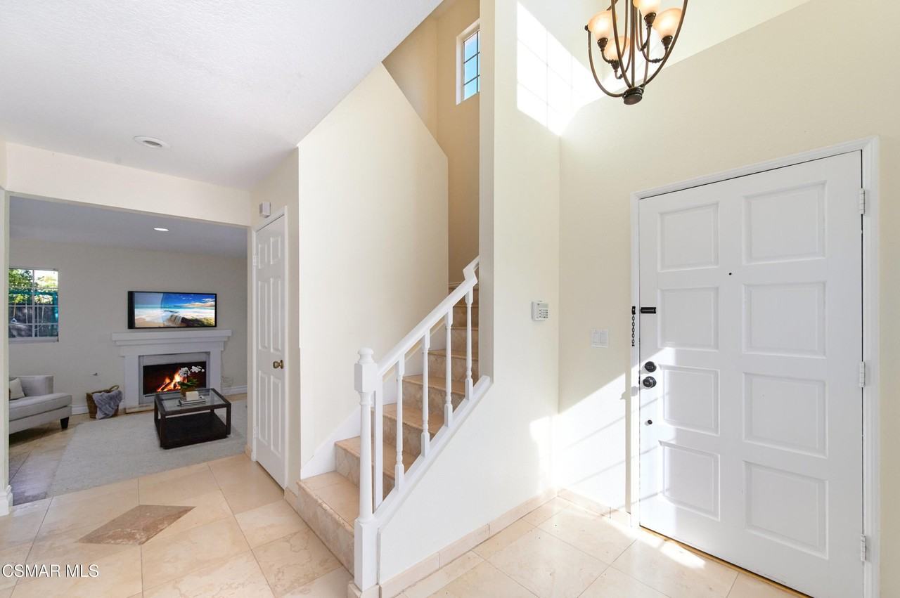 4345 Willow Glen St - Photo 3 of 50