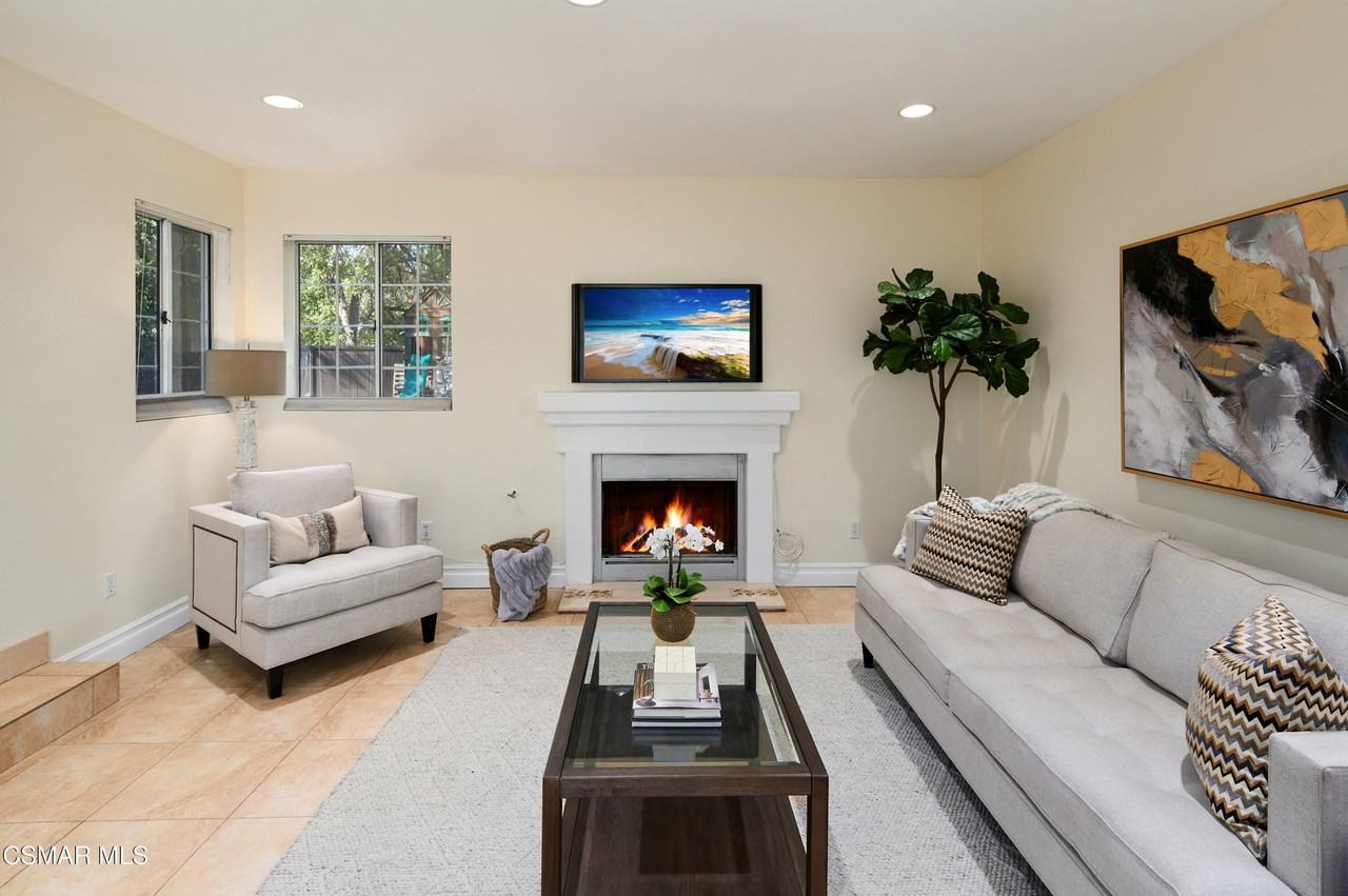 4345 Willow Glen St - Photo 5 of 50