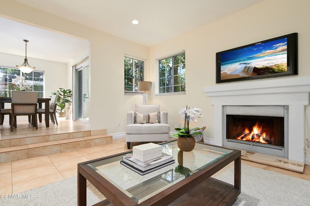 4345 Willow Glen St - Photo 6 of 50