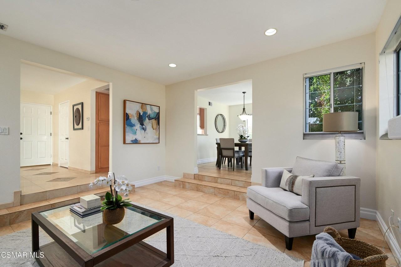 4345 Willow Glen St - Photo 7 of 50