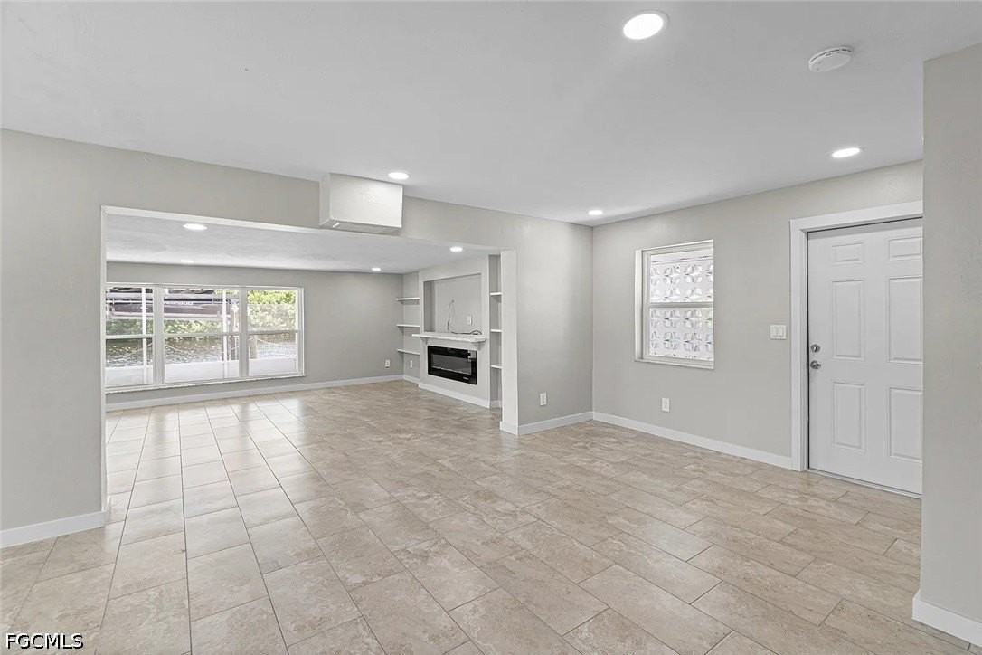 2115 Saint Croix Ave - Photo 3 of 24