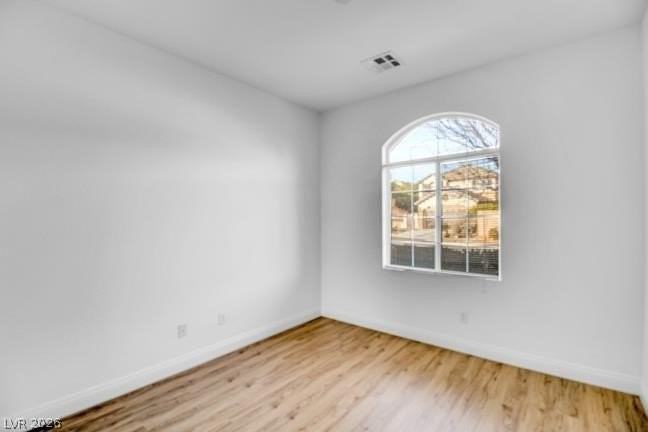 1020 Barberton Ct - Photo 4 of 26
