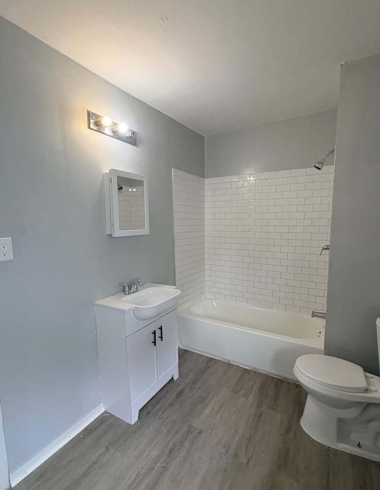 668 Pingree St - Photo 3 of 13