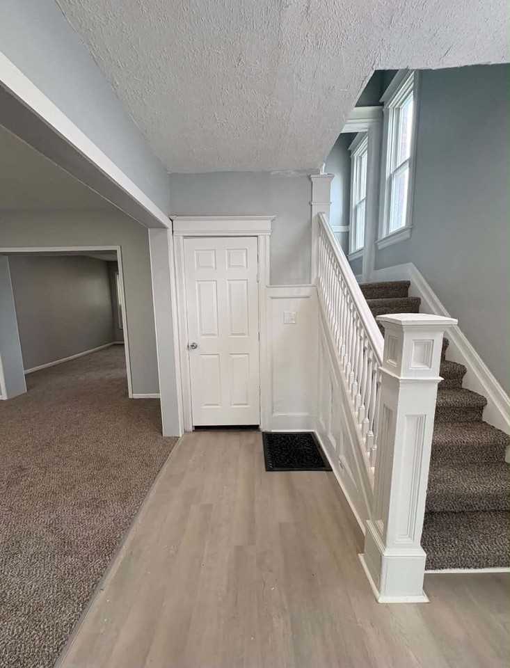 668 Pingree St - Photo 7 of 13